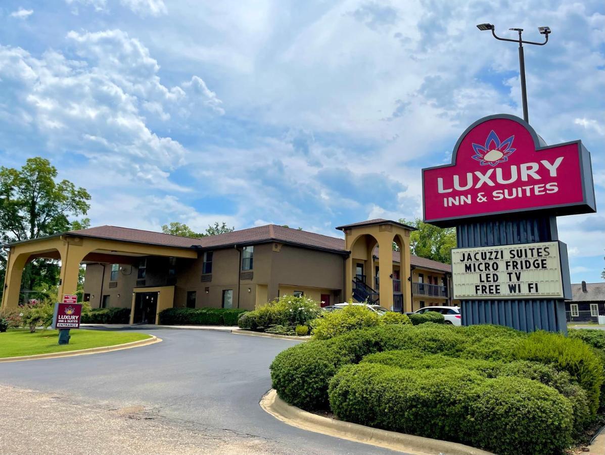 סלמה Luxury Inn & Suites מראה חיצוני תמונה