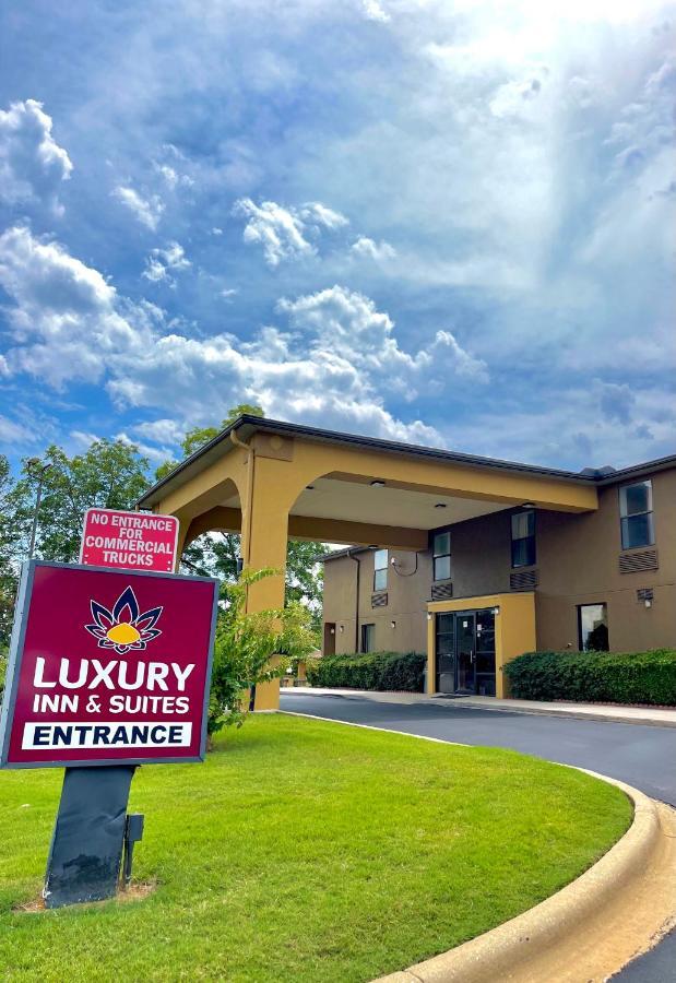 סלמה Luxury Inn & Suites מראה חיצוני תמונה