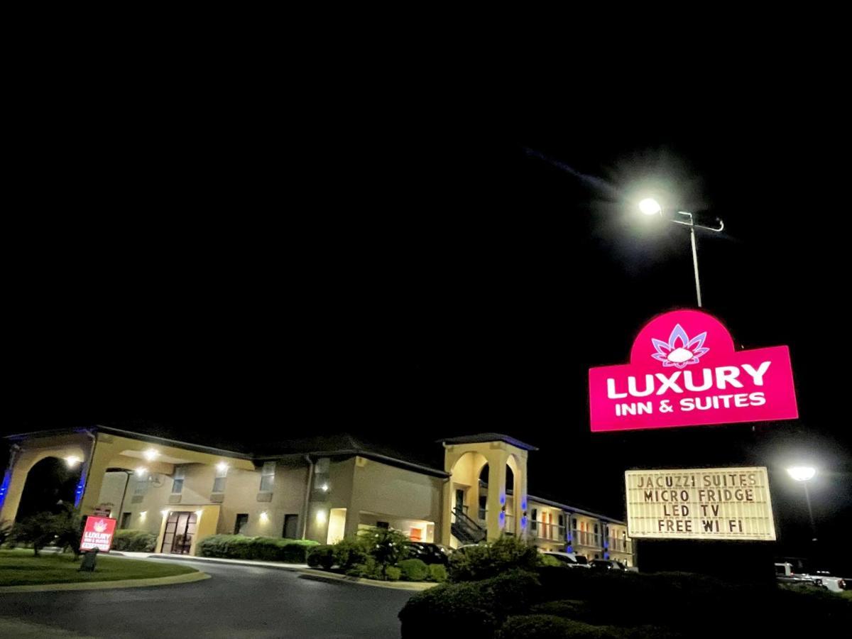 סלמה Luxury Inn & Suites מראה חיצוני תמונה