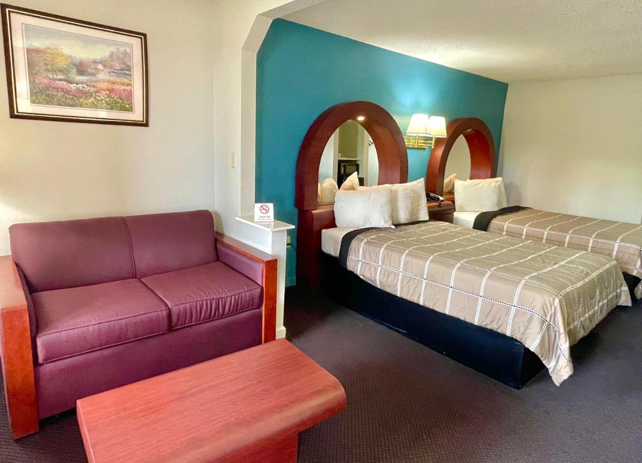 סלמה Luxury Inn & Suites מראה חיצוני תמונה
