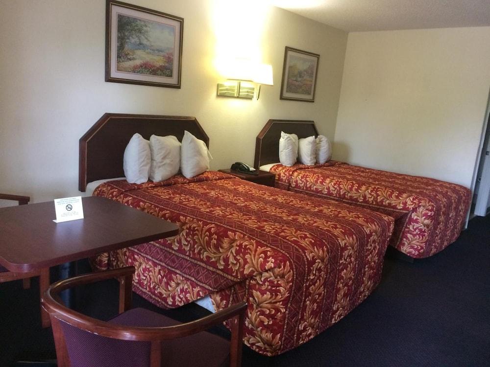 סלמה Luxury Inn & Suites מראה חיצוני תמונה